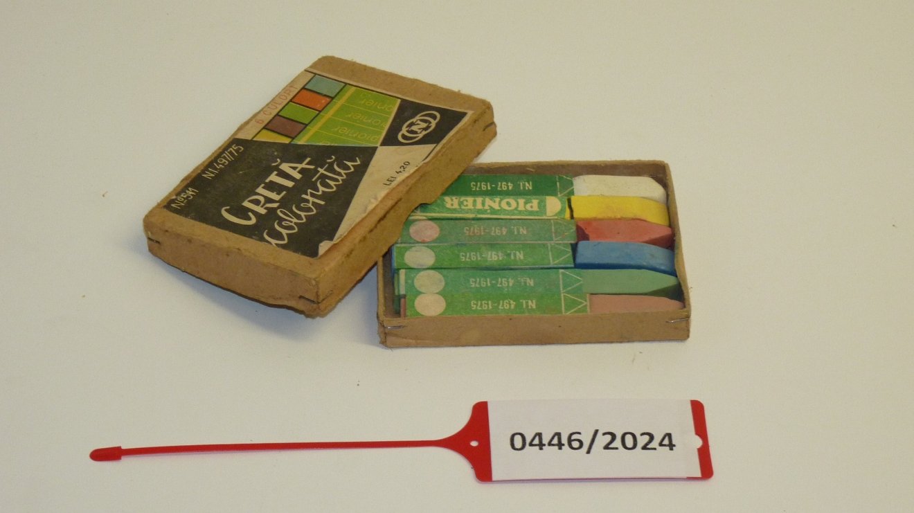 Egykori diákok még emlékeznek a színes krétákra •  Fotó: Kovács Lóránt