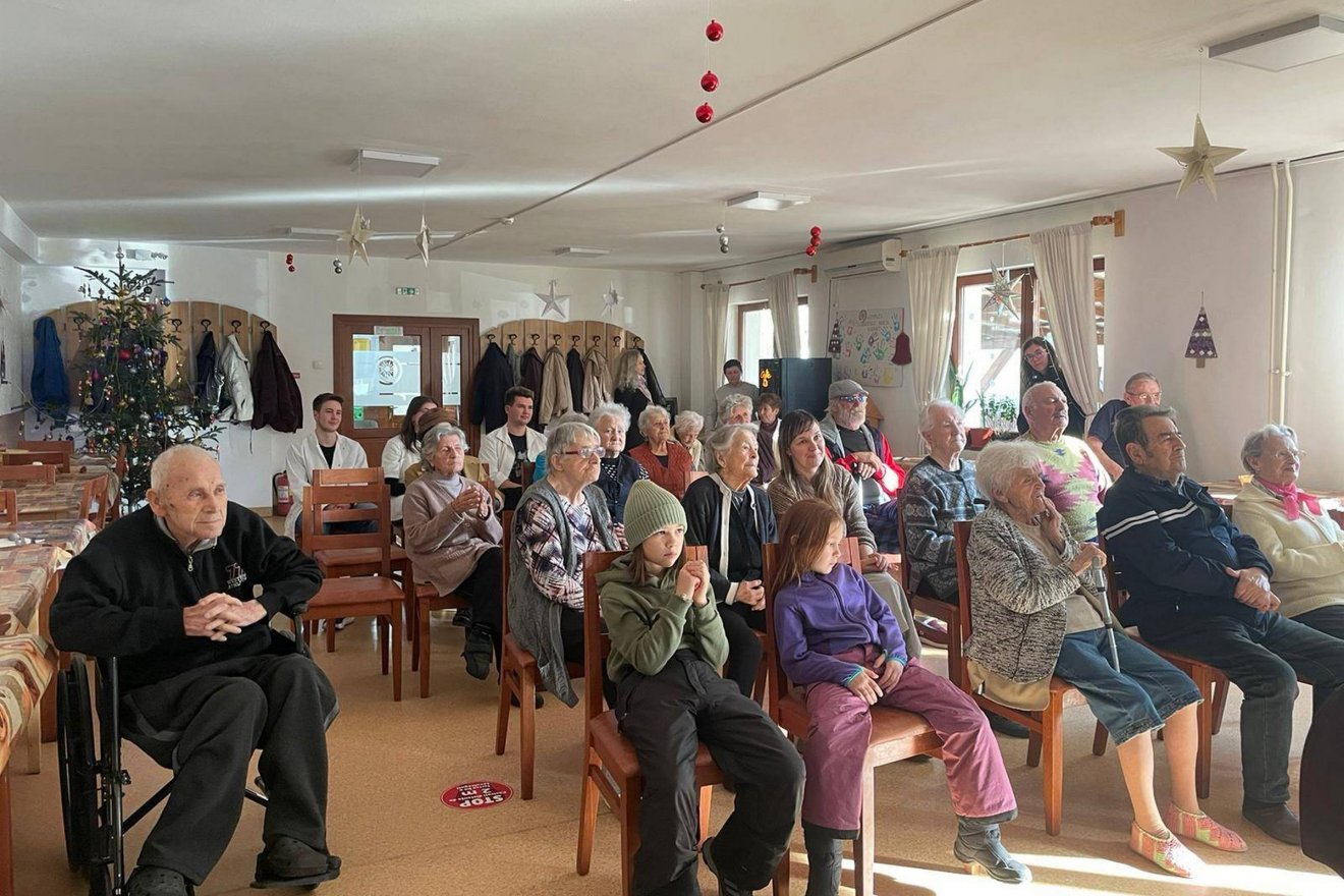 Sok élményben, látogatóban lehetett részük a karácsony előtti időszakban az időseknek • Fotó: Zathureczky Berta Központ/Facebook