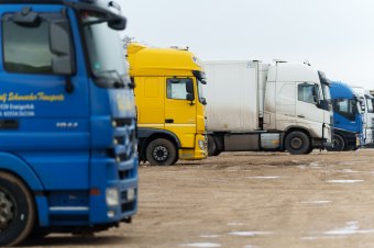 Meghosszabbítanák a fuvarozók gázolajár-támogatását