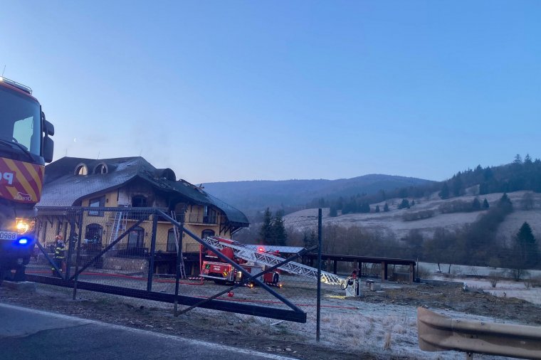 Egy panzió tetőzete lángolt Háromszéken