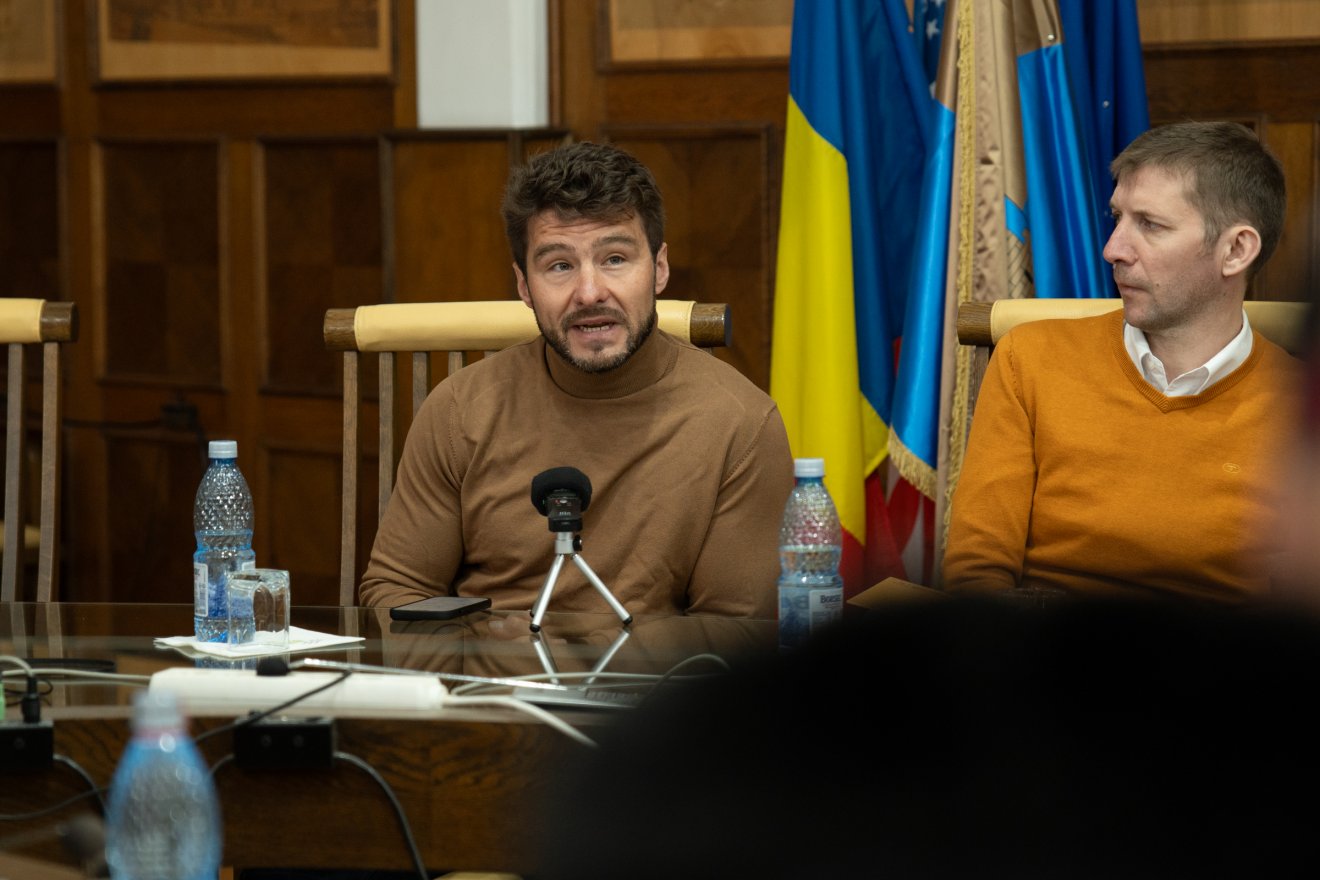 Vass Hunor a Sport-All Sportklub. Lászlóffy Lóránd a Fitness Tribe képviseletében számolt be jó pályázati tapasztalatokról •  Fotó: Tuchiluș Alex