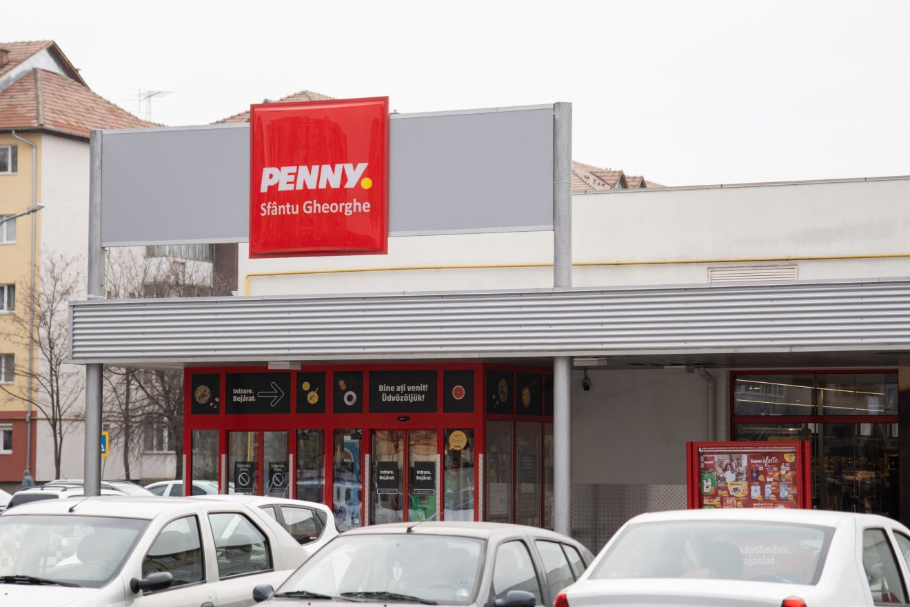 Legalább három autó kapott kerékzárat a minap a sepsiszentgyörgyi Pennynél •  Fotó: Tuchiluș Alex