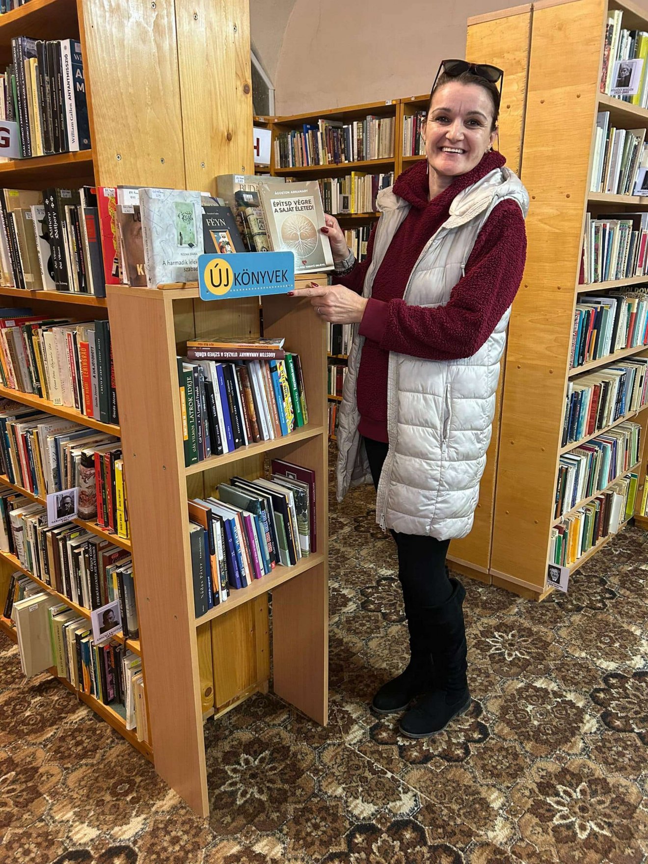 Annamary könyvei a sepsiszentgyörgyi Bod Péter Megyei Könyvtárban is megtalálhatók •  Fotó: Ágoston Annamary/Facebook