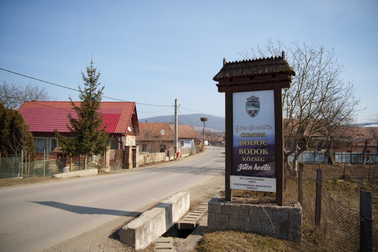 Nem állt meg az élet Sepsibodokon •  Fotó: Tuchiluș Alex