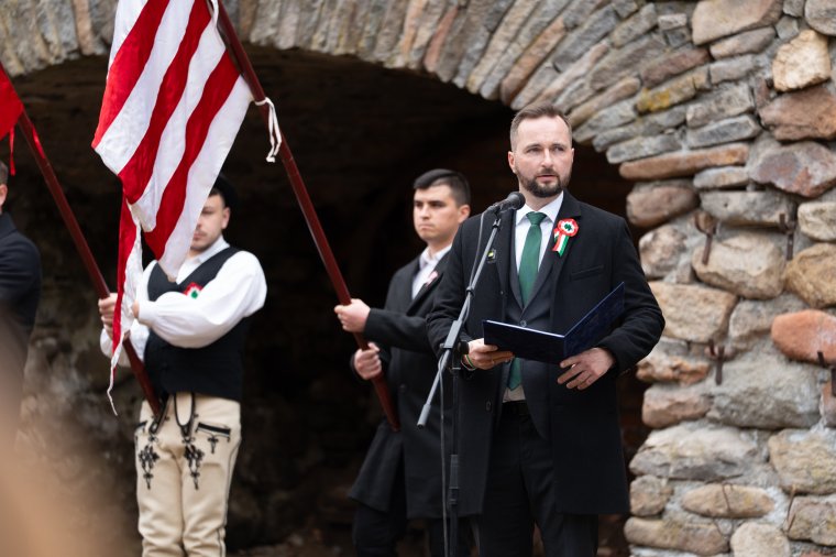 Alázattal mondjuk ki: szabadság