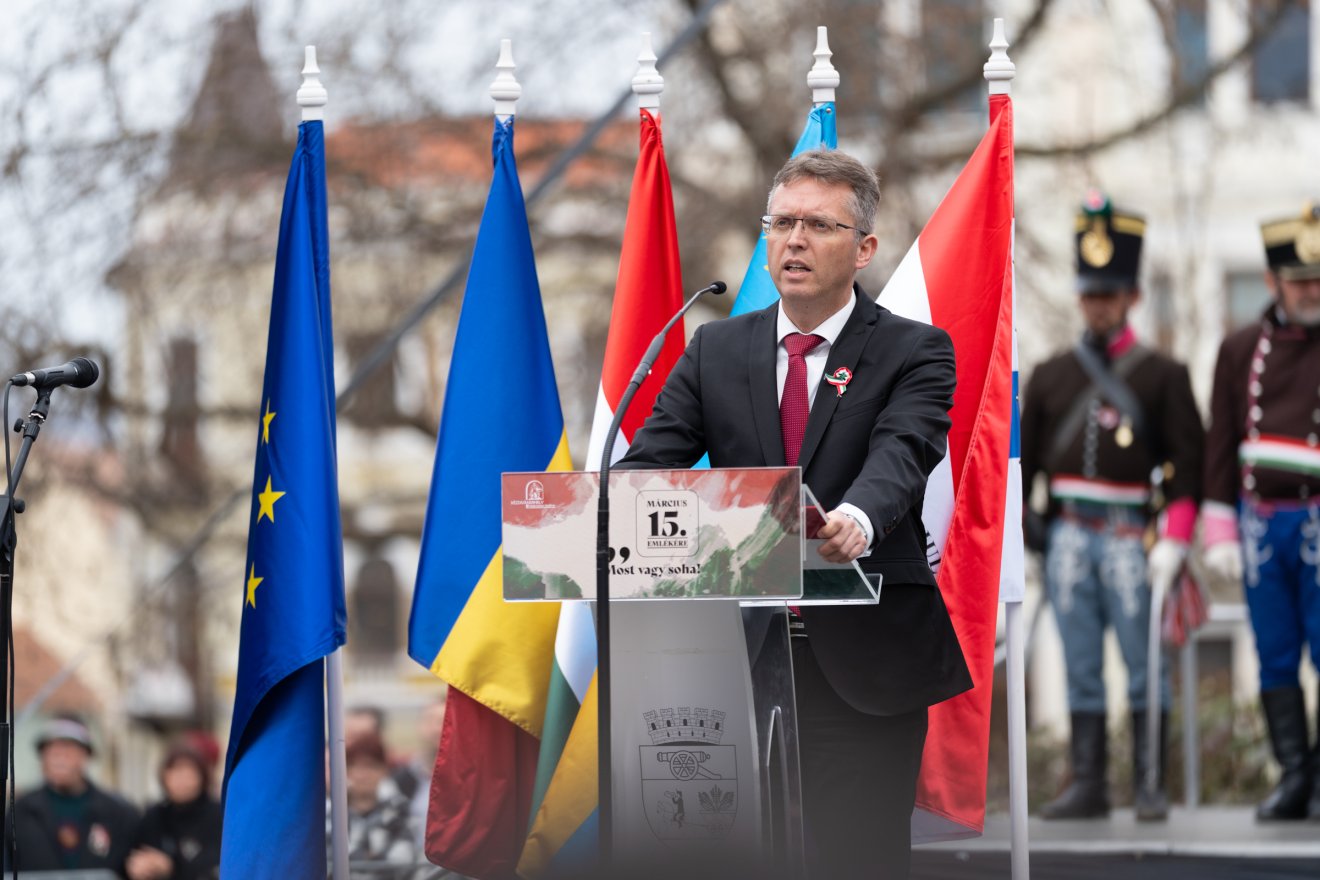 Hankó Balázs: „Támadás alatt áll szabadságunk, a békénk, és támadás alatt áll hitünk is”