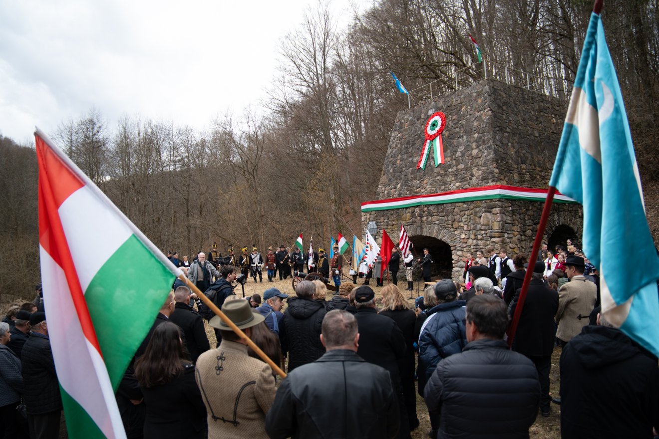 A szabadságharc 177. évfordulójára emlékeztek a bodvaji vashámornál •  Fotó: Tuchiluș Alex