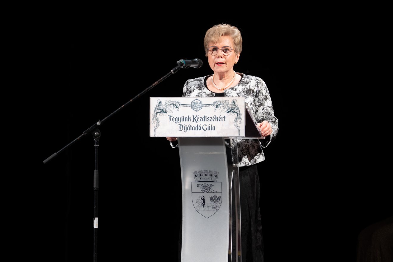 Bakk-Vitális Mária-Kinga „jótettei világítanak a jelenben és örök példát mutatnak a jövőben is” •  Fotó: Tuchiluș Alex
