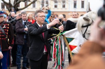 Hankó Balázs: nekünk ágyú meg harang is kell