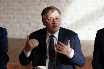 Crin Antonescu válaszolt az állítólagos alkoholizmusáról szóló híresztelésekre