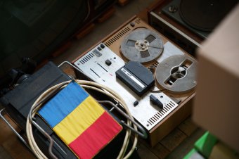 CNSAS: a szeku még a rágógumit, műanyag papucsot, játékautót is kilopta a külföldi csomagokból