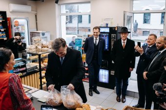 A kulturális autonómiát támogatja, a területit nem – Székelyföldre látogatott Crin Antonescu államfőjelölt