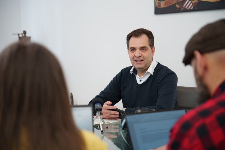 Nicușor Dant magányos farkasnak, Crin Antonescut kisebbik rossznak nevezte az RMDSZ politikusa