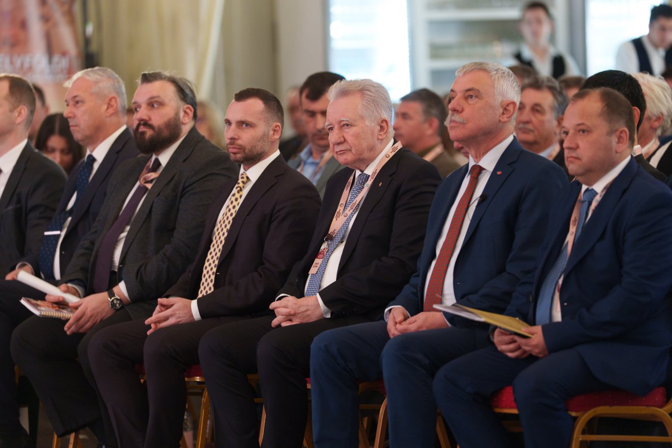 Anyaországi és székelyföldi képviselők találkoztak •  Fotó: Tuchiluș Alex