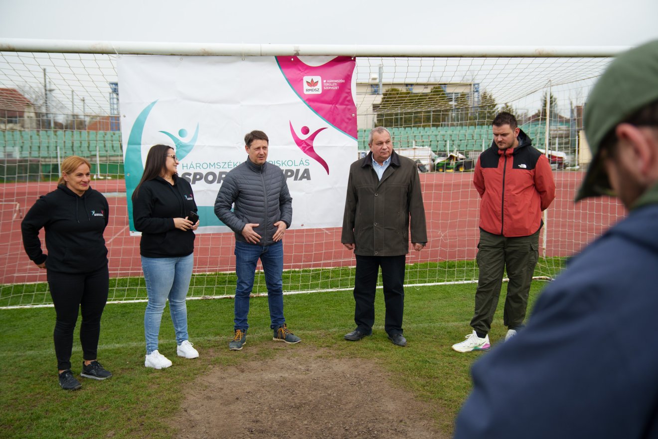 Csiszolódnak a szabályok, a köz érdekében a tavalyi tapasztalatokkal felvértezve szervezik az idei Háromszéki Középiskolás Sportolimpiát.A tanfelügyelőség •  Fotó: Tuchiluș Alex