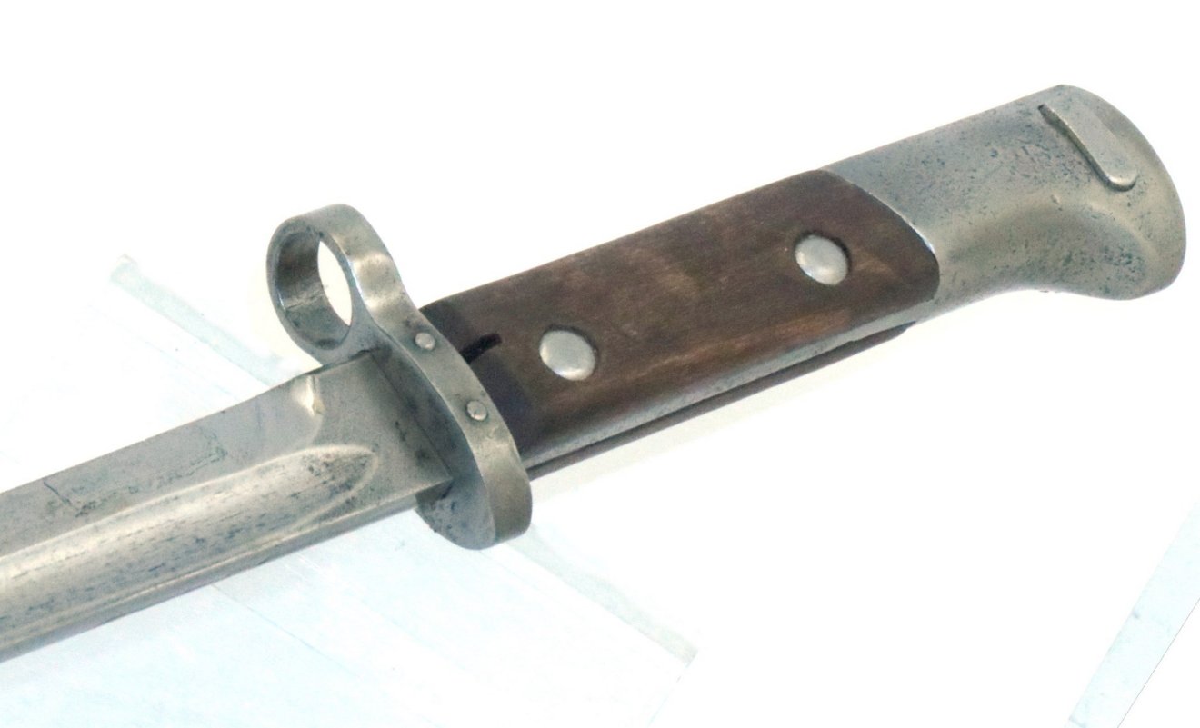A fegyvergyűjtemény egyik darabja. A Székely Nemzeti Múzeum munkatársai a budapesti Hadtörténeti Múzeum szakembereinek bevonásával dolgozzák fel az anyagot •  Fotó: SZNM