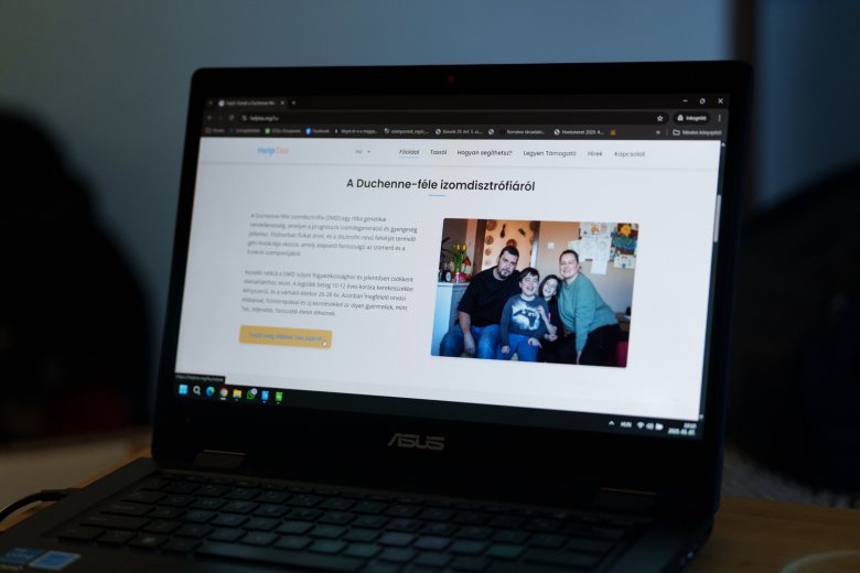 Adományokat gyűjt a Székely Mikó Kollégium a Duchenne-szindrómás Tasnak