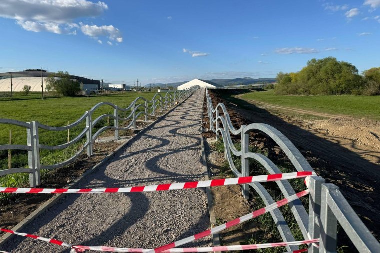 Még egy utolsó nekifutás, és elkészül az Olt menti bicikliút