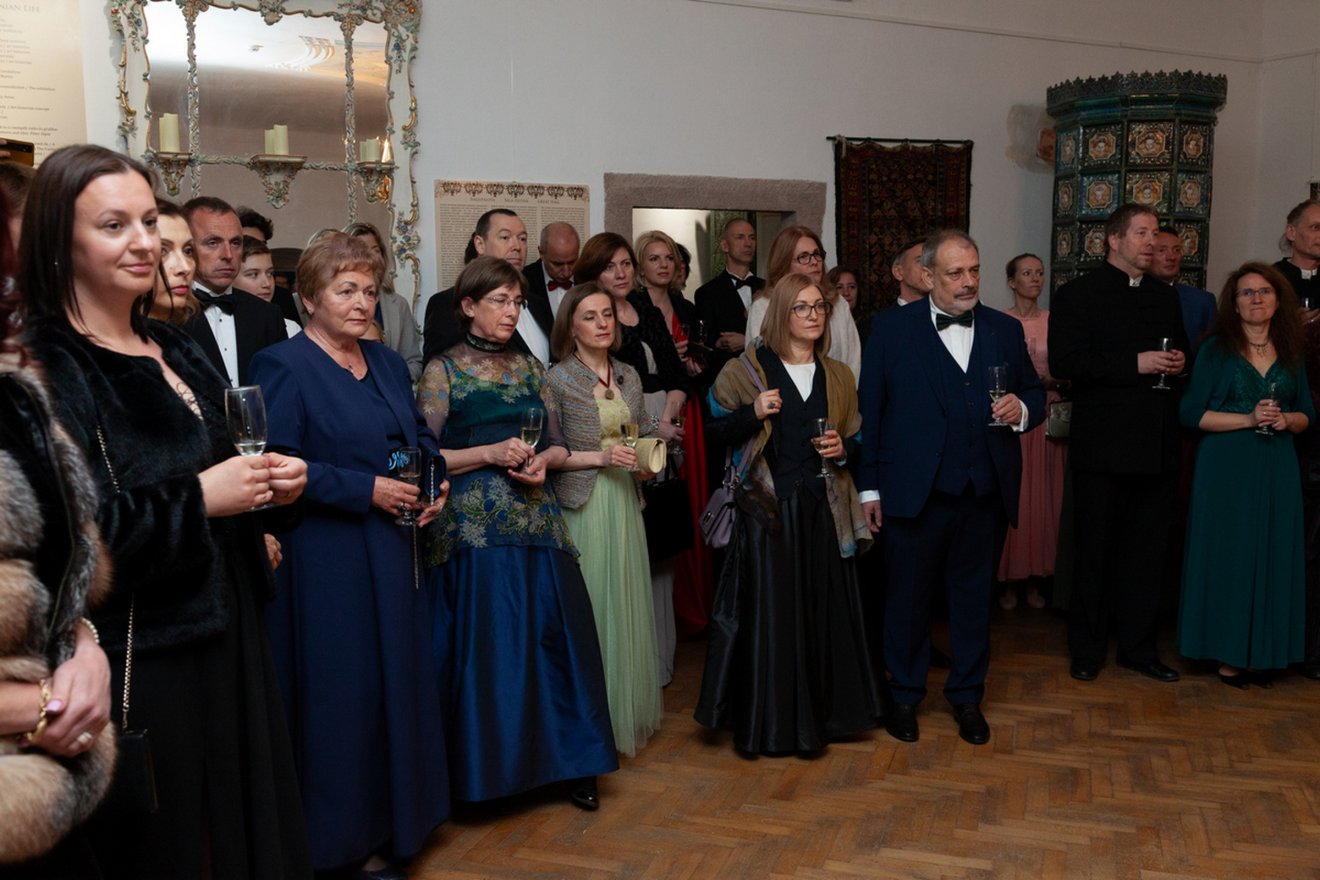 Az első, építettörökség-mentő jótékonysági bálon mintegy 80 személy vett részt •  Fotó: Háromszéki Kúriák és Kastélyok Egyesülete/Szekeres Szabolcs