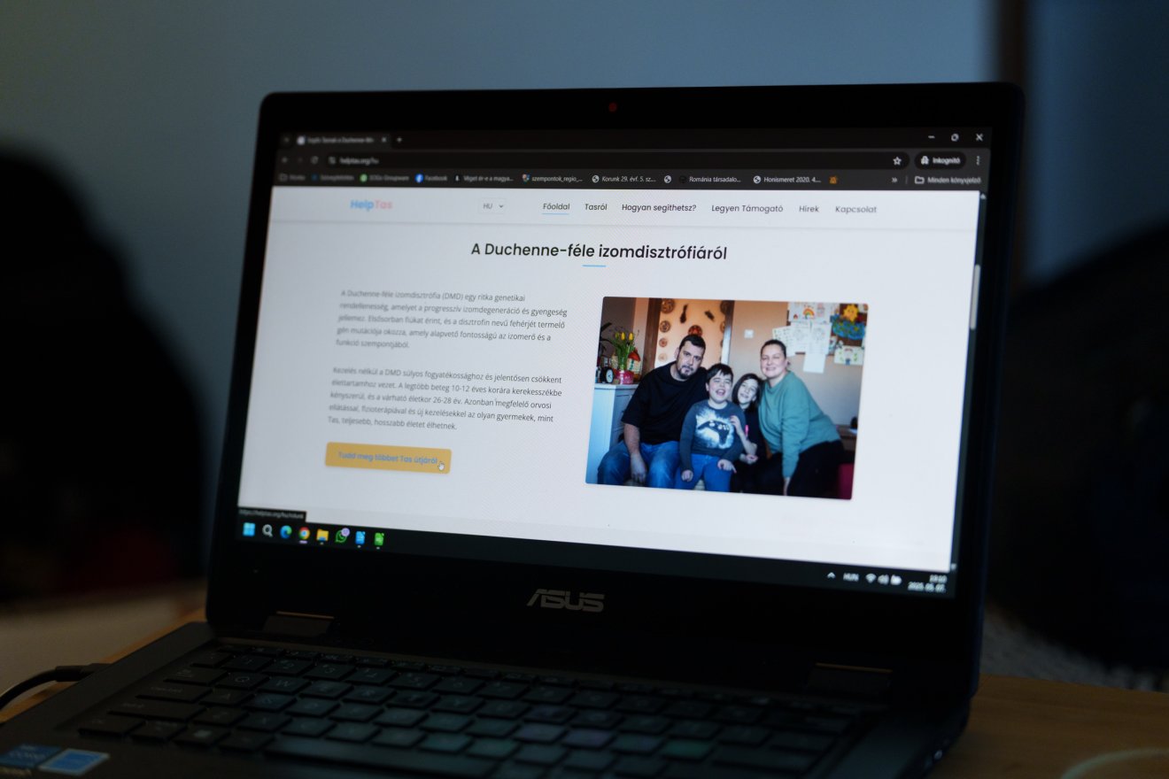 Elindult a HelpTas nevű weboldal, ahol nyomon lehet követni a kisfiú életét •  Fotó: Tuchiluș Alex
