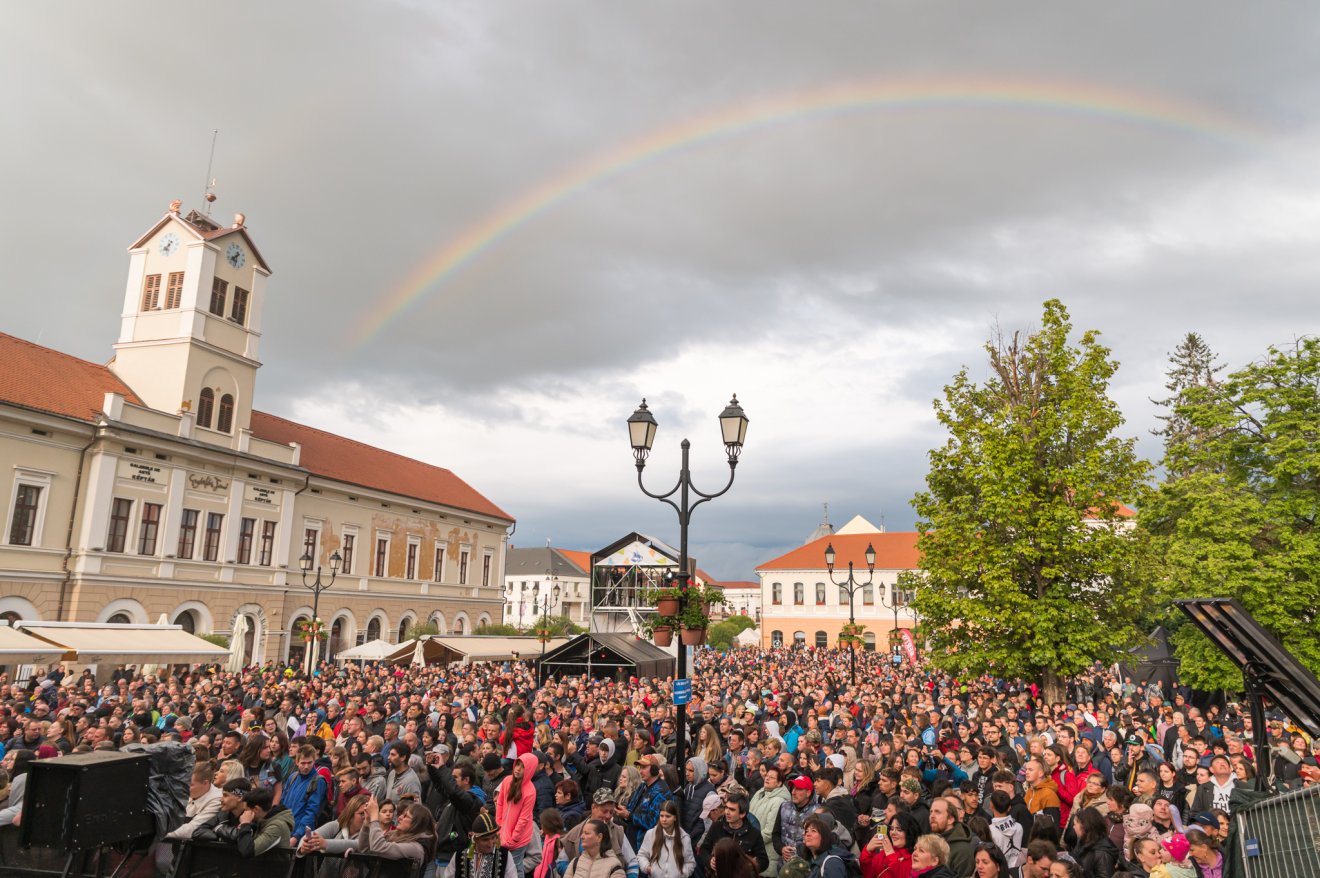 A hideg idő ellenére minden nap több mint tízezren látogattak ki a Főszínpadi koncertekre •  Fotó: Antal Árpád/Facebook