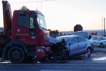 Három autó balesetezett Kökösnél