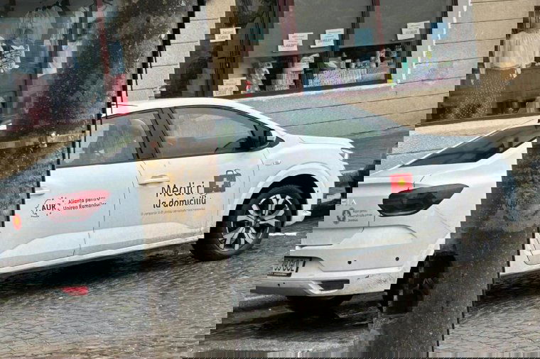 Berúgták a háromszéki polgármesteri hivatalok ajtaját az AUR-os influenszerek