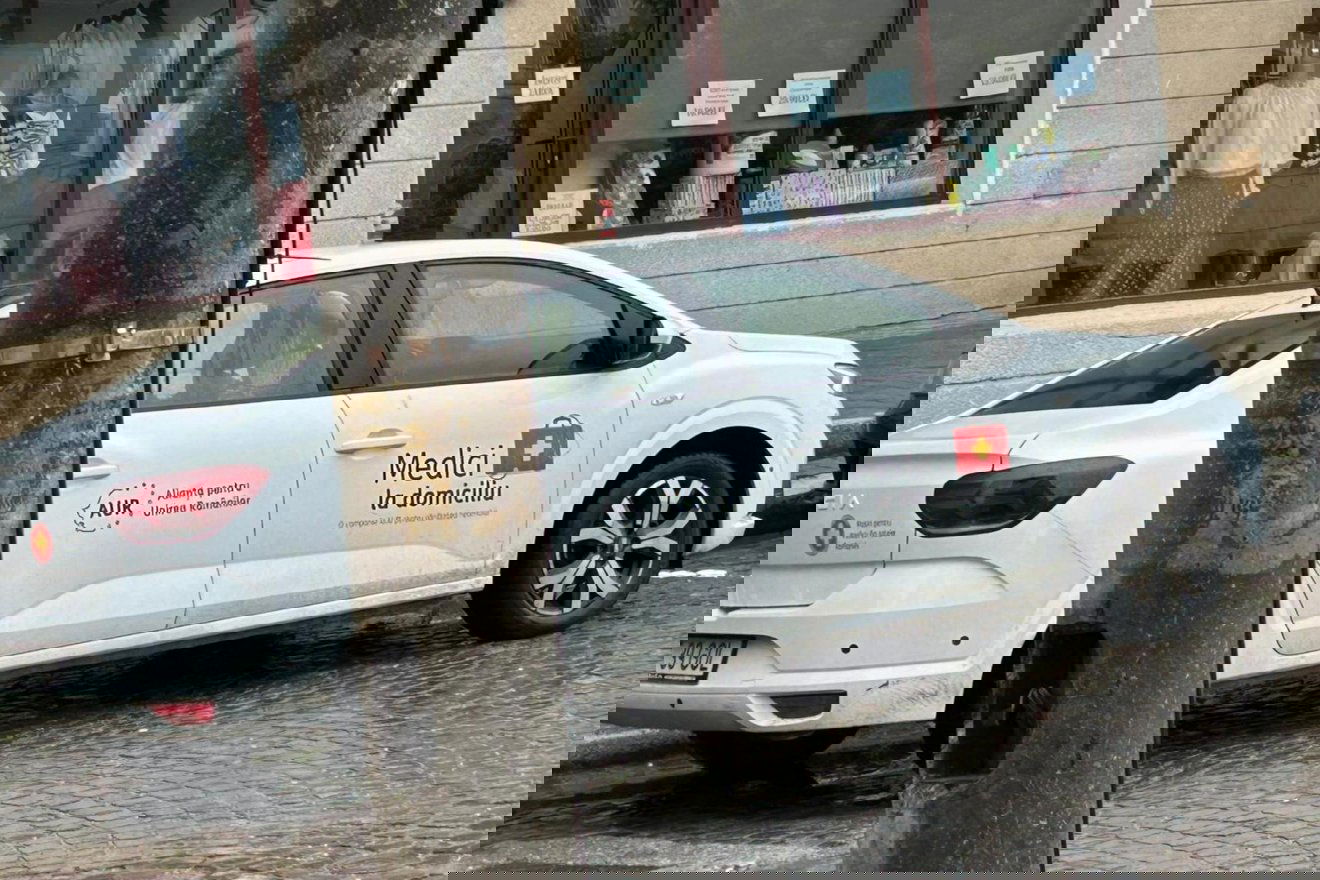 Ezzel az ilfovi rendszámú járművel érkeztek a hőbörgő AUR-osok •  Fotó: Fodor István