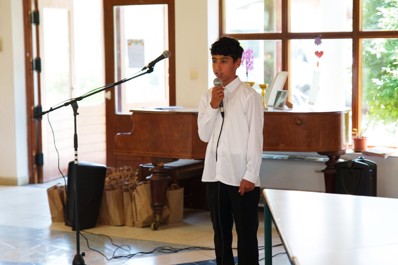 Aranyhidat jelentenek a gyermekek lelkéhez a versek, prózák •  Fotó: Tuchiluș Alex