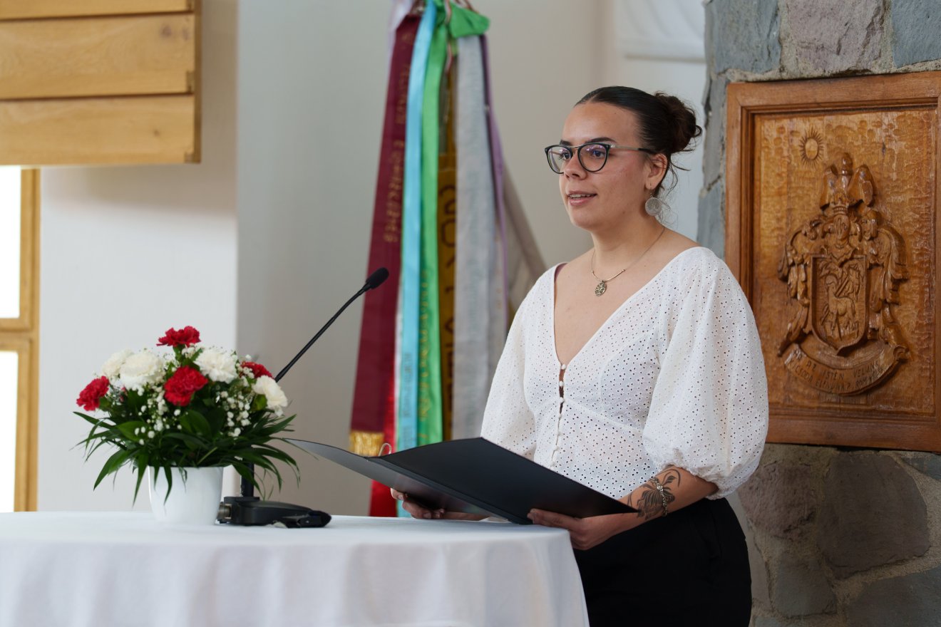 Bartha Nóra, a Református Kollégium végzőse •  Fotó: Tuchiluș Alex
