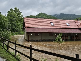 Több száz hektár területet önthet el Erdővidéken a Kormos-patak