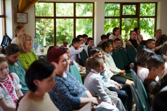 Kicsiny kis fényükkel megvilágították a gyermekek a cigány irodalmat