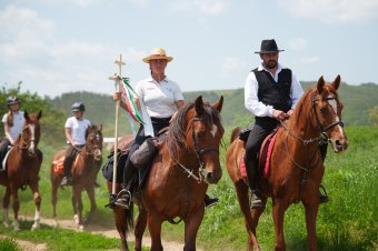 Elindultak a háromszéki zarándokok, hogy kiérdemeljék a Szűzanya kegyelmét