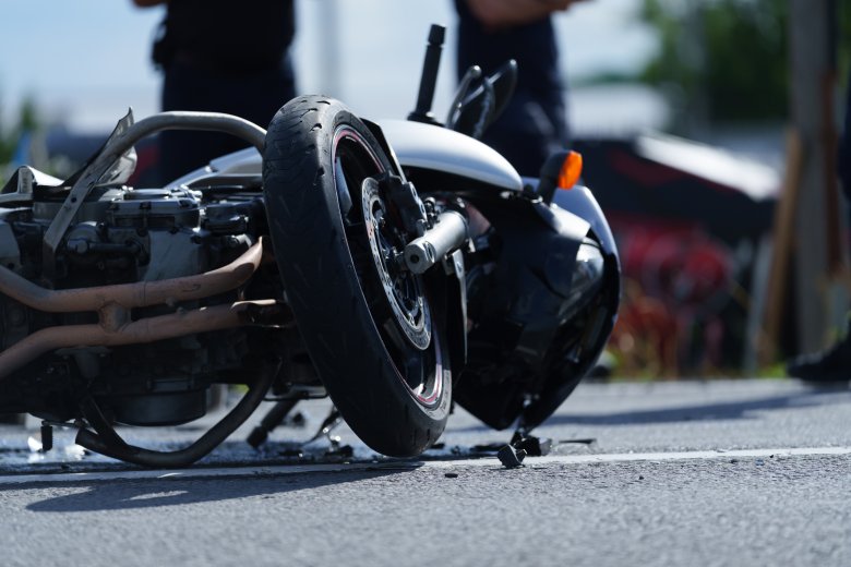 Motorossal ütközött egy ittas sofőr