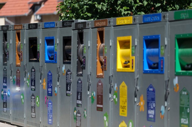 Meg kell küzdeni az új digitális hulladékgyűjtő szigetekkel