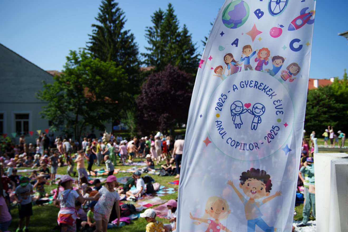2025 a gyerekek éve volt, több mint 10 ezer apróságnak okoztak örömet &bullet;  Fotó: Tuchiluș Alex