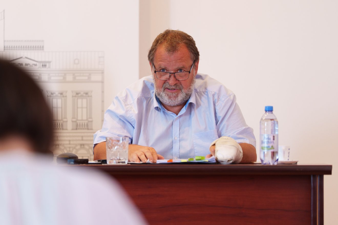 Sándor László, a vízügyi hivatal vezetője: az árvízvédelmi munkálatok kivitelezéséhez módosítani kell a jogszabályt •  Fotó: Tuchiluș Alex