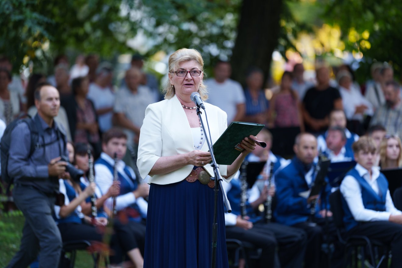 Sztakics Éva alpolgármester vállalta a moderátor szerepét •  Fotó: Tuchiluș Alex