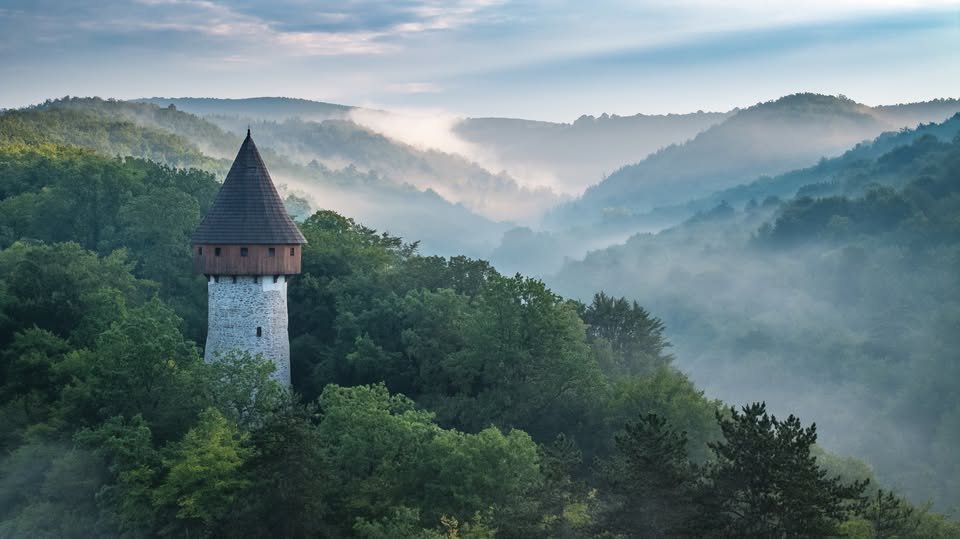 A csernátoni Ika vára •  Fotó: visitcovasna.com