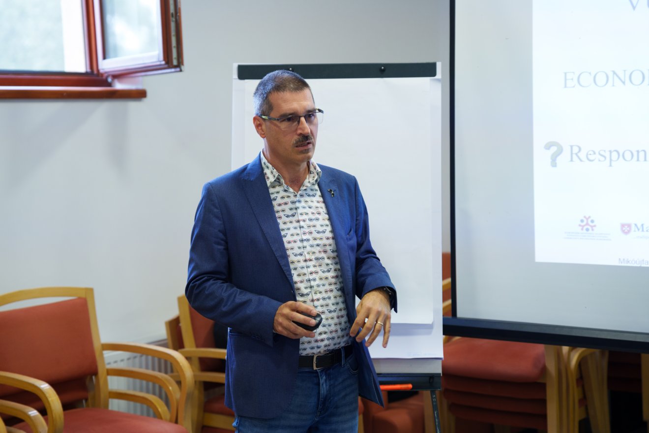 Az Albert Optimun Medicals céggel, Albert András szemorvossal régóta együttműködik a Máltai Szeretetszolgálat •  Fotó: Tuchiluș Alex