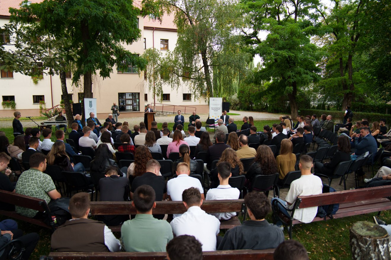 15 hallgató kezdte meg tanulmányait az agrármérnöki, 18 az erdőmérnöki, 25 az sport- és edző szakon, hatan festészetet, ketten szobrászatot akarnak tanulni •  Fotó: Tuchiluș Alex