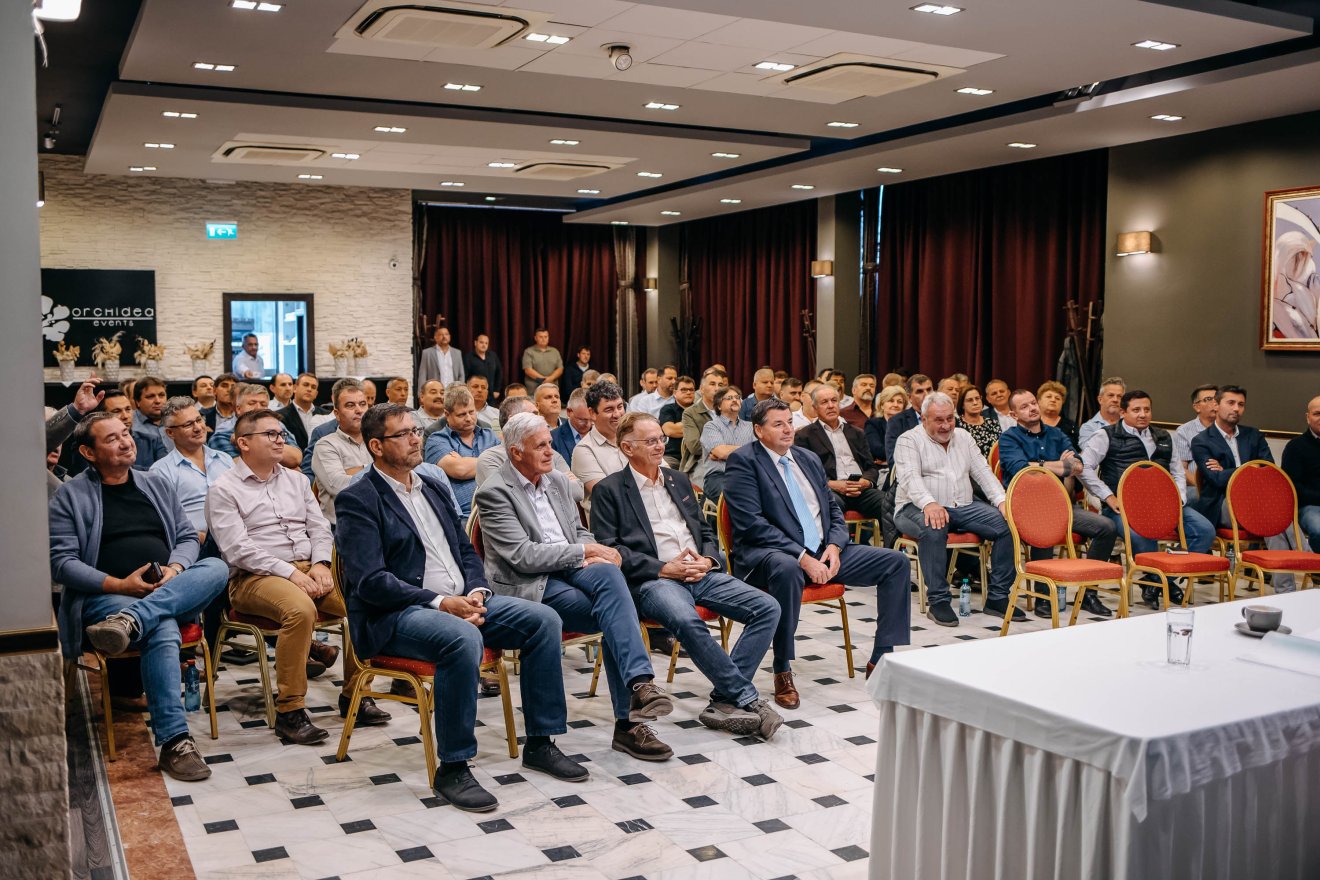 Összehívták a háromszéki vezetőket •  Fotó: RMDSZ Háromszéki Területi Szervezet