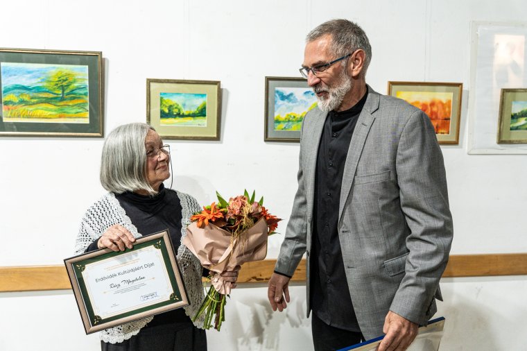 Kettős ünnep Erdővidéken: Incze Mózes és Rácz Magda képzőművészeket díjazták