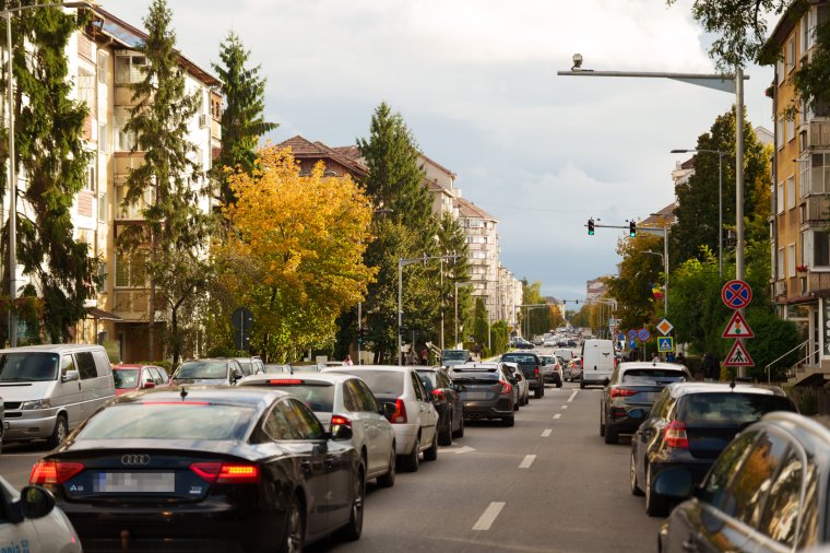 Megújultak a jelzőlámpák, de egyelőre nem indítják el az új forgalomirányítási rendszert