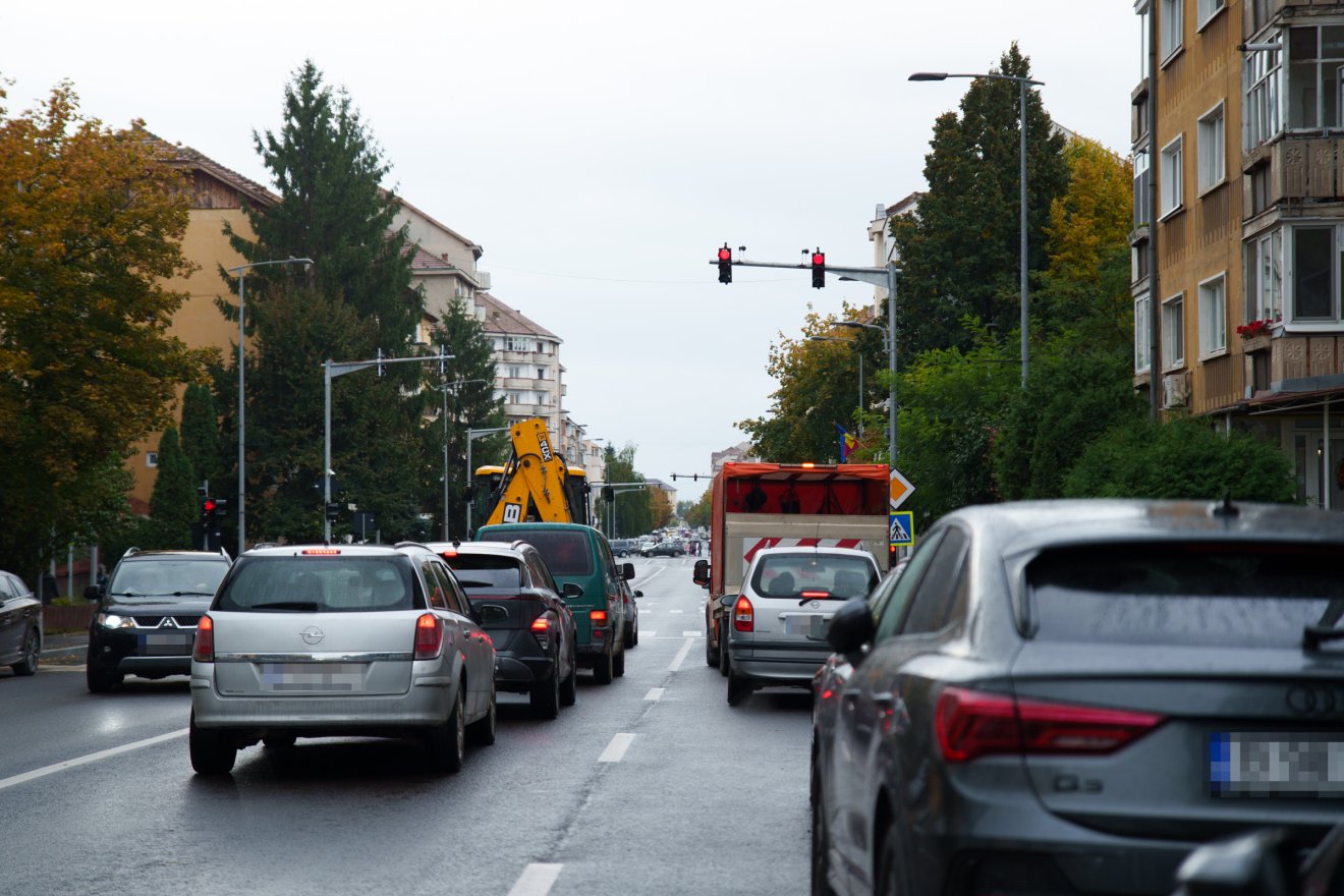 Újra beindították a lámpákat a Olt utca és Grigore Bălan tábornok út kereszteződésében •  Fotó: Tuchiluș Alex