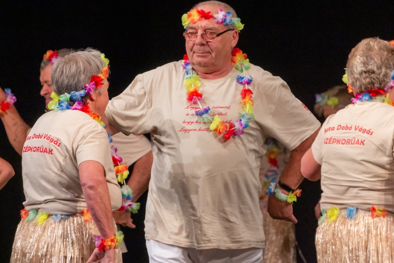 A szenior szamba nagyon menő •  Fotó: Tibodi Ferenc / Gyulafehérvári Caritas