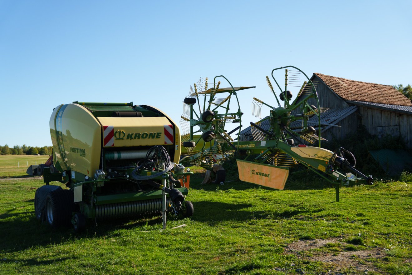 Modern géppark áll rendelkezésre a mezőgazdasági munkálatokhoz &bullet;  Fotó: Tuchiluș Alex