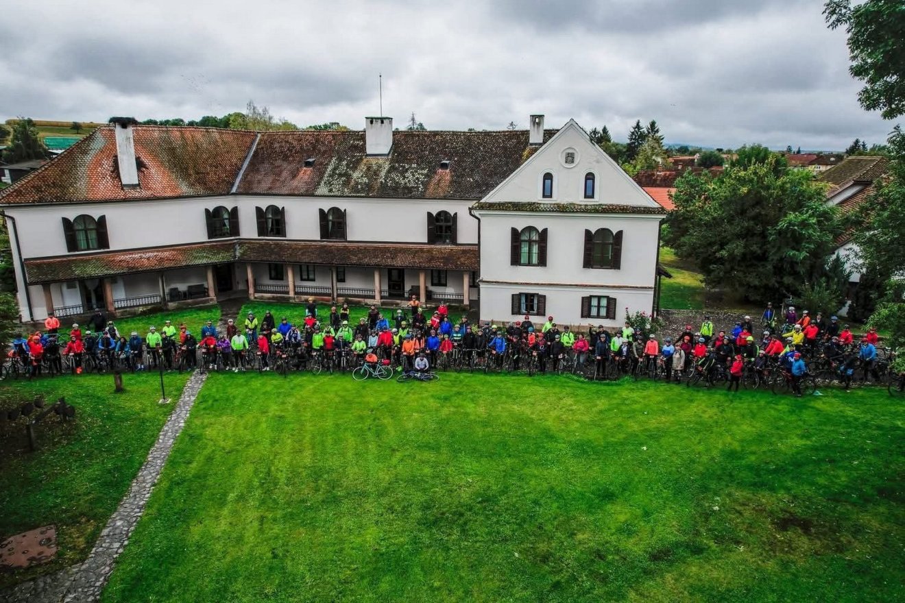 Az olaszteleki Daniel-kastély lenyűgöző indulási és érkezési pont •  Fotó: Lucian Mandruta/Facebook