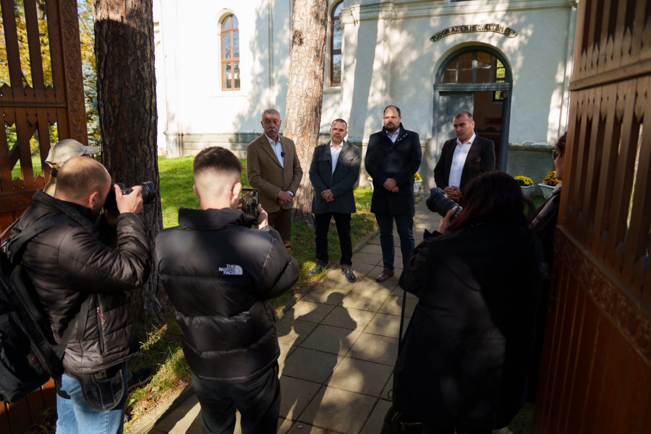 Rengeteg támogatást kapott az árvíz sújtotta falu •  Fotó: Tuchiluș Alex