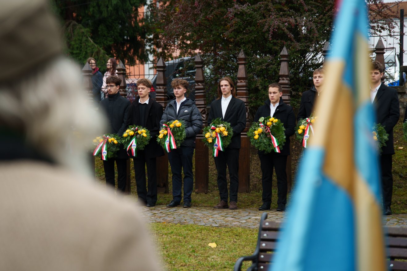 A Székely Mikó Kollégium diákjai emlékműsorral készültek •  Fotó: Tuchiluș Alex